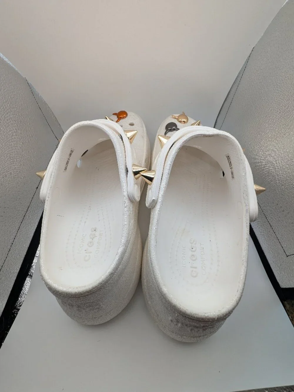 CROCS gold spike